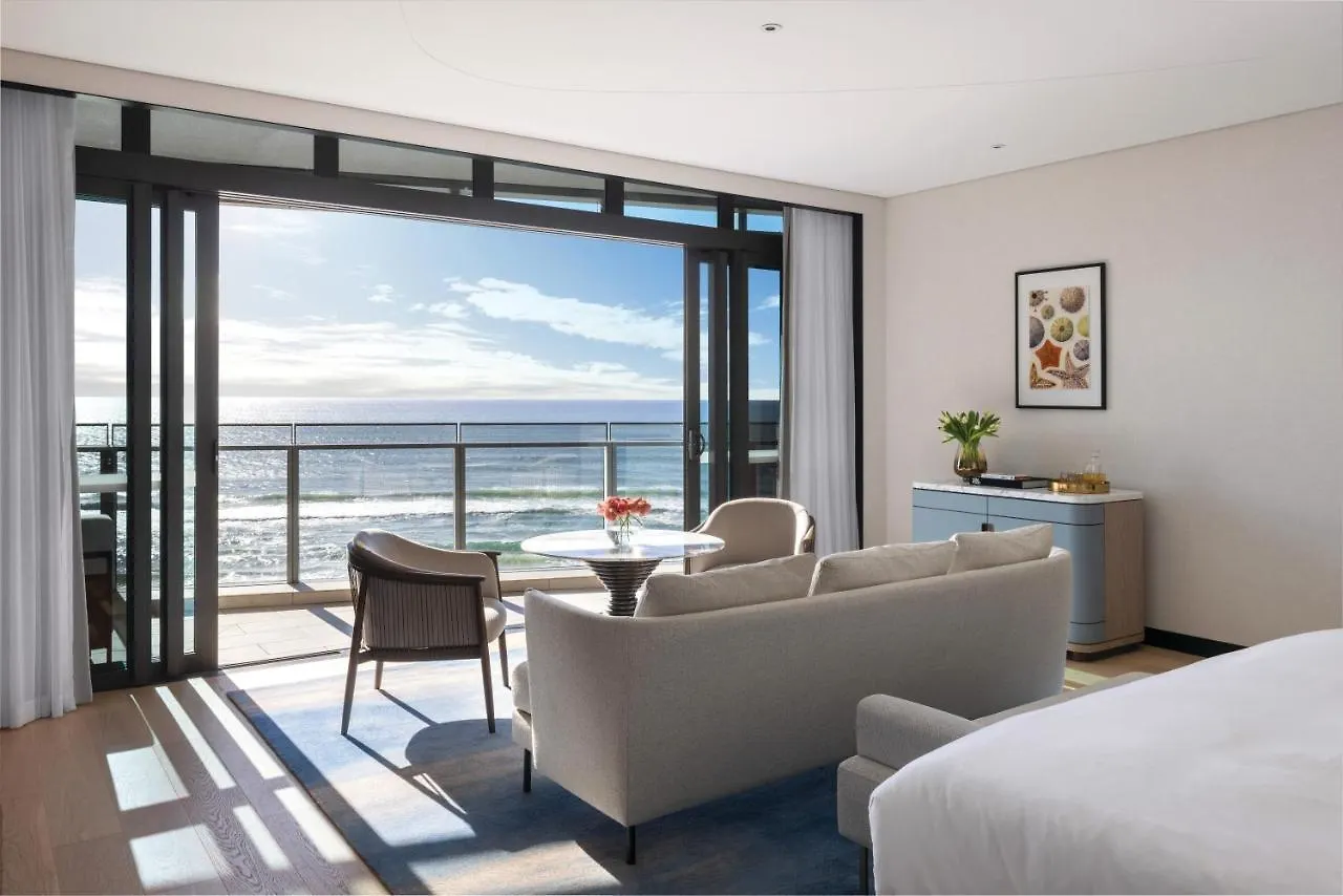 The Langham, Gold Coast And Jewel Residences فندق