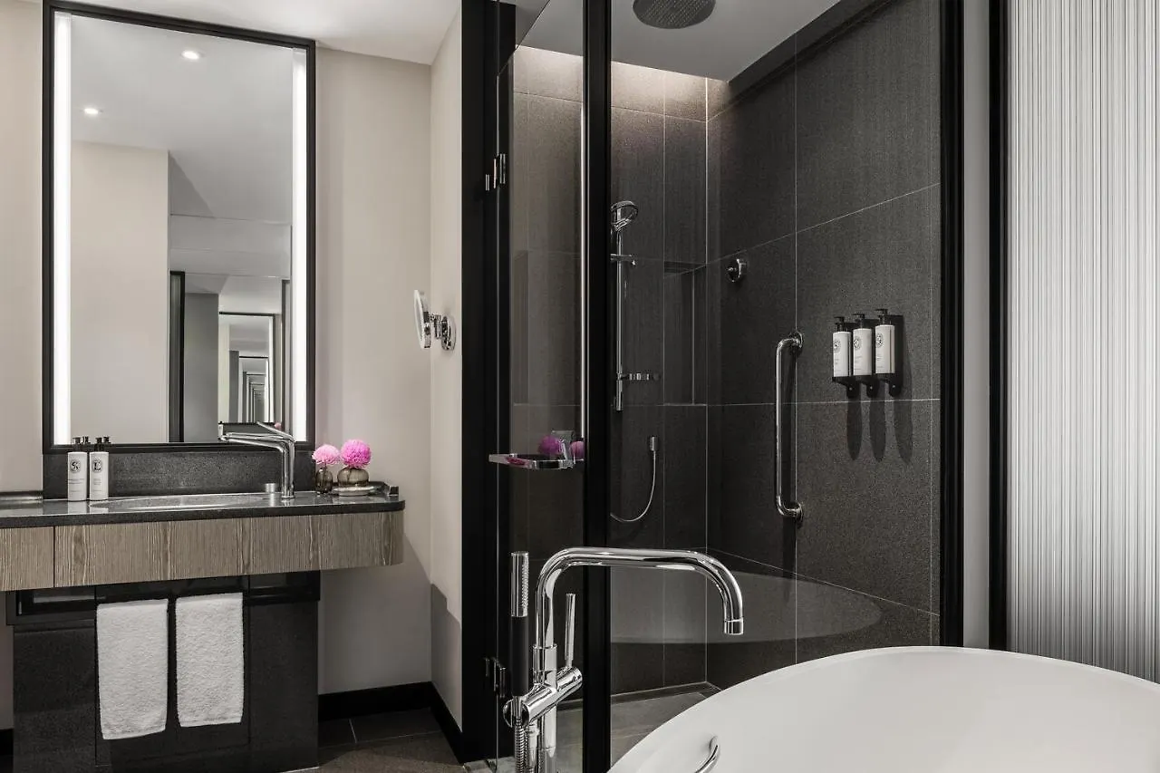 The Langham, Gold Coast And Jewel Residences فندق